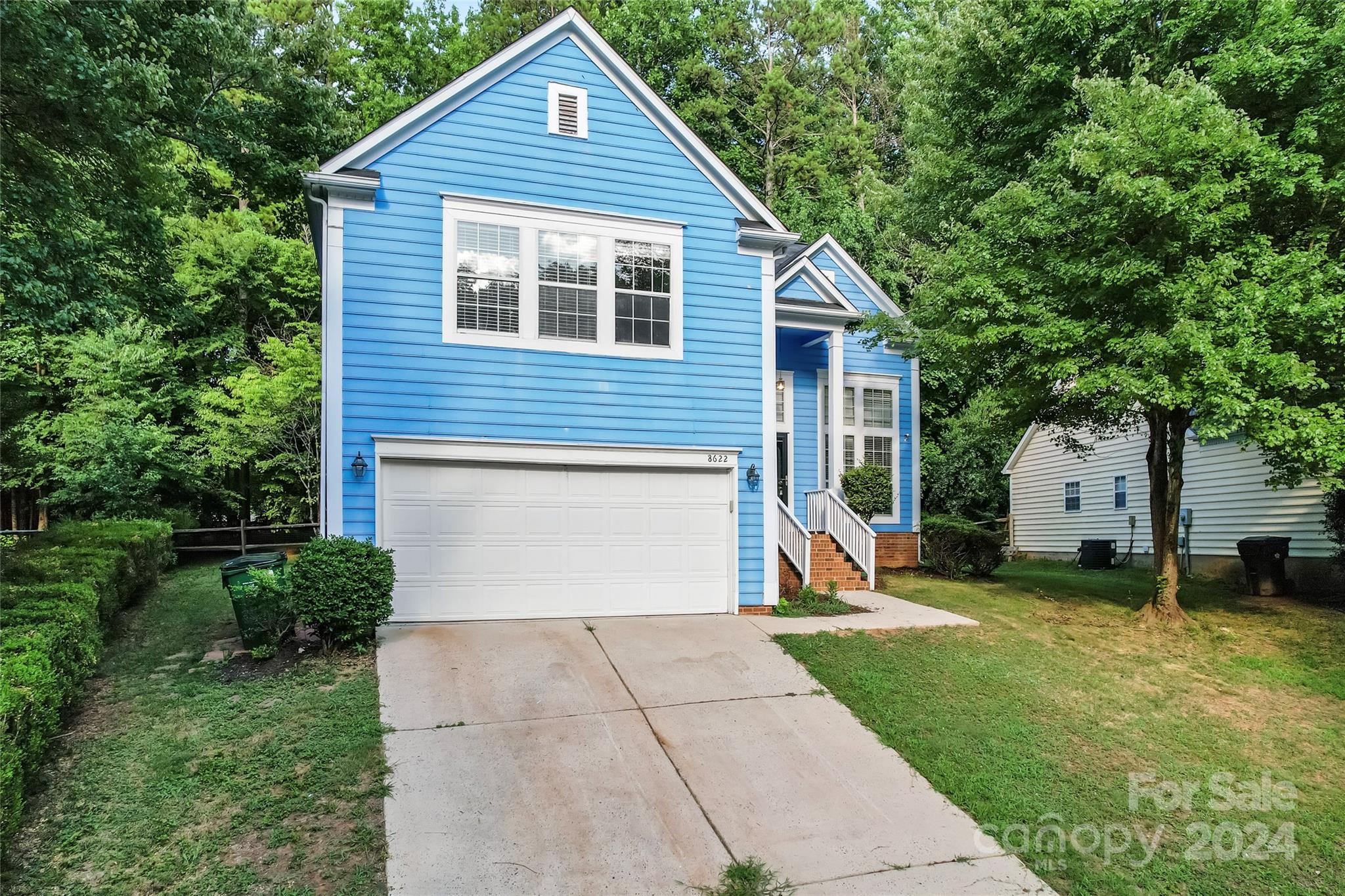 Woodhill Manor Ct, Charlotte, NC 28215