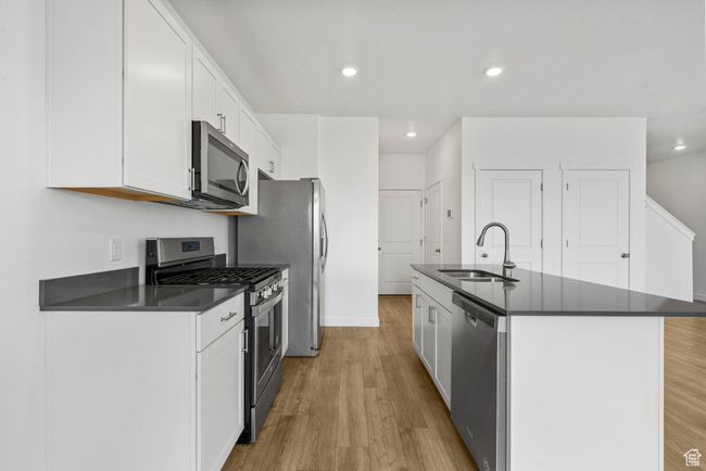 866 S Brubaker Way, House other with 3 bedrooms, 3 bathrooms and 4 parking in Santaquin UT | Image 6
