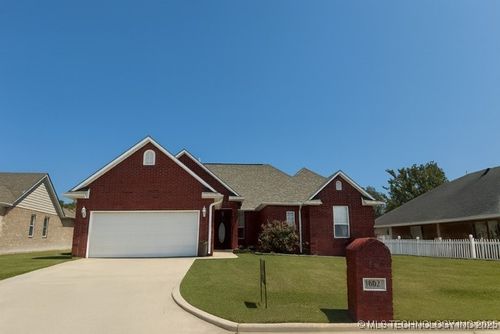 1602 Tara Dr, Ardmore, OK, 73401-8933 | Card Image