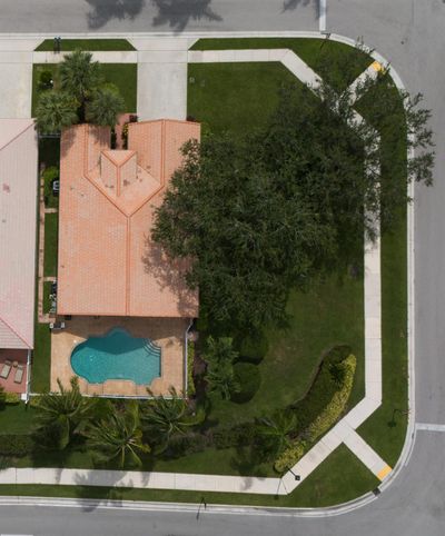 13579 Weyburne Drive, House other with 3 bedrooms, 2 bathrooms and null parking in Delray Beach FL | Image 2