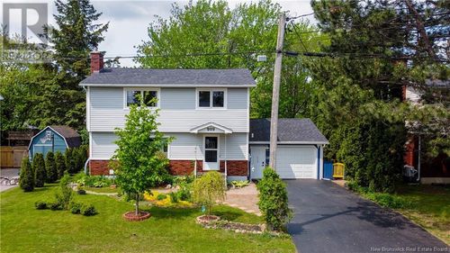 909 Montgomery Ave, Riverview, NB, E1B2A9 | Card Image