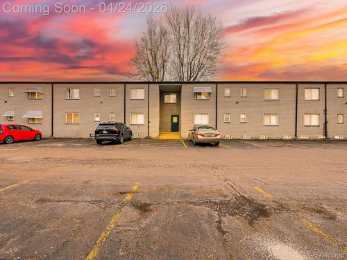 3433 Hillside Dr, Royal Oak, MI, 48073-6735 | Card Image