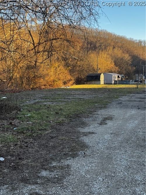 1496 Mcclellan Hwy, Harts, WV, 25524-8019 | Card Image