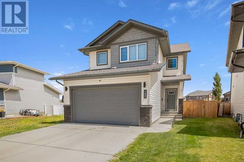 102 Palmer Cir, Blackfalds, AB, T4M0N8 | Card Image