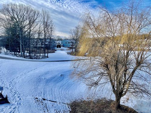 903 Oakridge Cmns, South Salem, NY, 10590-2442 | Card Image
