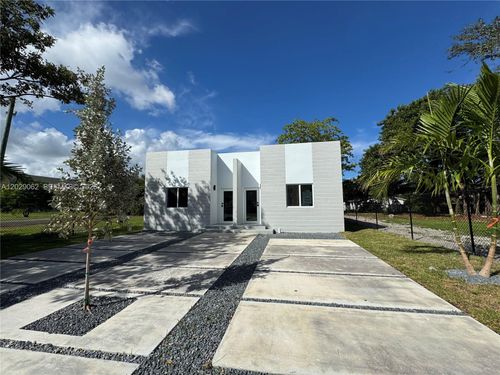 b-135 Nw 60th St, Miami, FL, 33127-1233 | Card Image