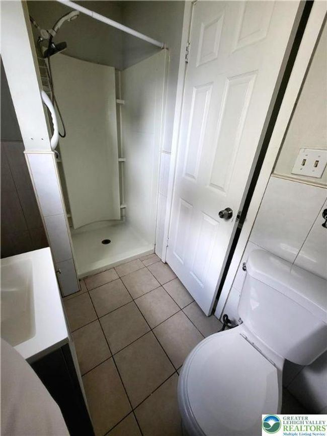 1245 W Turner St, Townhouse with 5 bedrooms, 2 bathrooms and null parking in Allentown PA | Image 5
