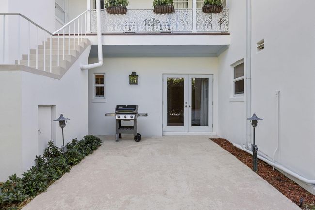 1010 - 311 Cocoanut Row, Condo with 3 bedrooms, 2 bathrooms and null parking in Palm Beach FL | Image 22