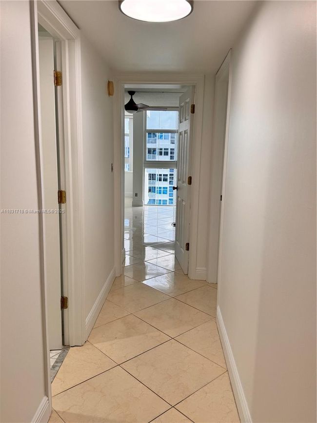 APT-2807 - 1370 S Ocean Blvd, Condo with 2 bedrooms, 2 bathrooms and null parking in Pompano Beach FL | Image 21