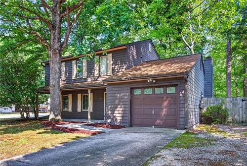 10 Redcedar Way, Newport News, VA, 23608-8616 | Card Image