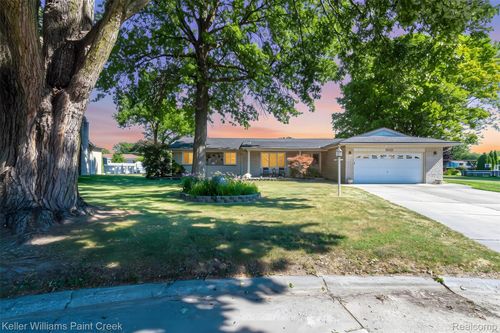 35152 Kesler Ct, Clinton Township, MI, 48035-2367 | Card Image