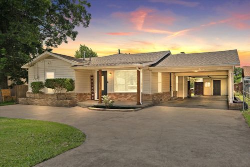 8113 Raymond Ave, White Settlement, TX, 76108-1608 | Card Image