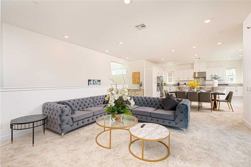 136 Sentosa, Irvine, CA, 92618-1457 | Card Image