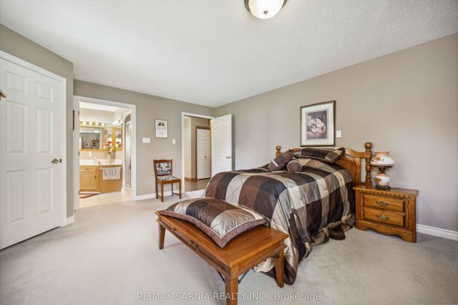 35 Frances Dr, House other with 6 bedrooms, 3 bathrooms and 4 parking in Forest ON | Image 16