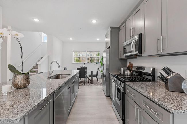 3141 Clover Ridge Dr, Townhouse with 3 bedrooms, 3 bathrooms and null parking in Chaska MN | Image 13
