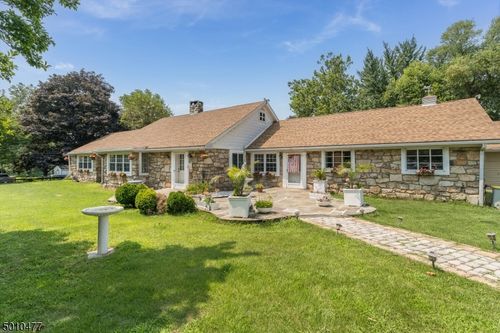 33 Ridge Rd, Frenchtown, NJ, 08825-1033 | Card Image