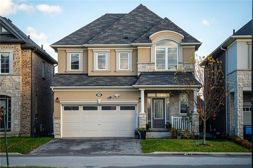 28 Celano Dr, Waterdown, ON, L8B1V3 | Card Image