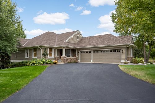 10589 Water Lily Ln, Woodbury, MN, 55129-5229 | Card Image