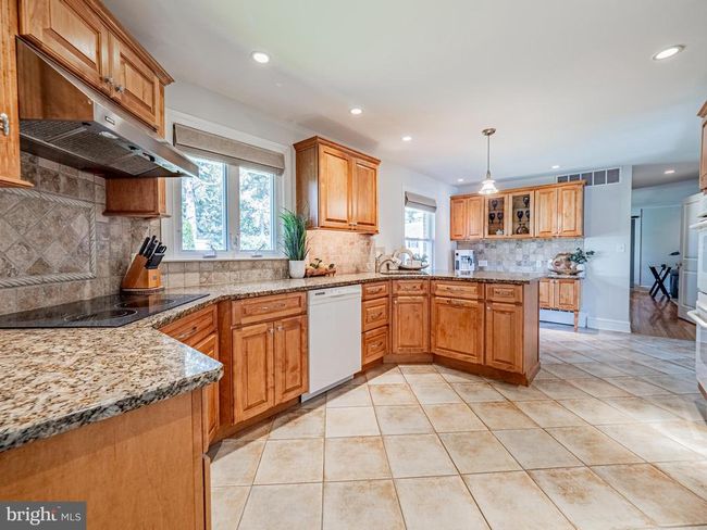 5 Spruce Ave, House other with 4 bedrooms, 3 bathrooms and null parking in BORDENTOWN NJ | Image 12