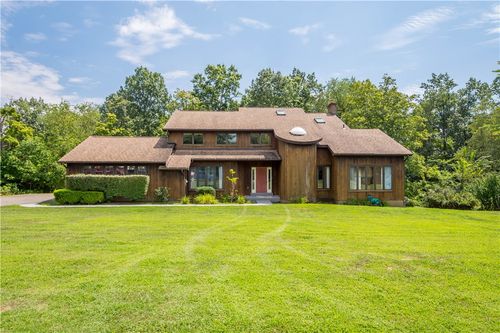 9 Highview Dr, Sewickley, PA, 15143-8359 | Card Image