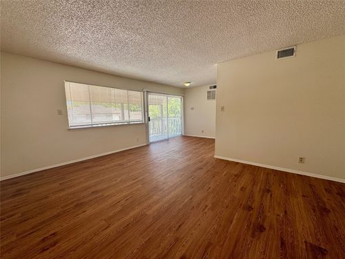 apt-201-8905 Parkfield Dr, Austin, TX, 78758-6653 | Card Image