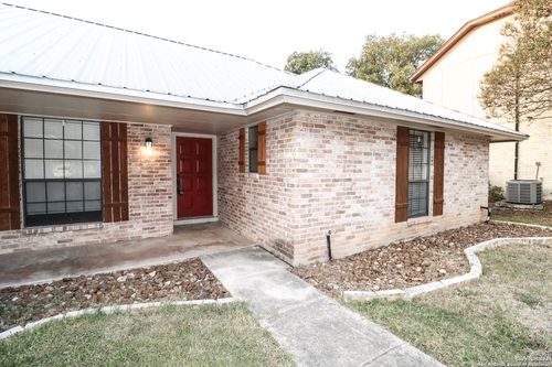 7227 Trace Buckle Dr, San Antonio, TX, 78240-3223 | Card Image