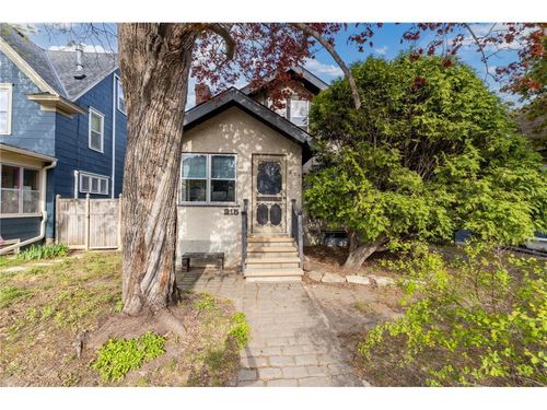 215 Penn Avenue, Minneapolis, MN, 55405 | Card Image
