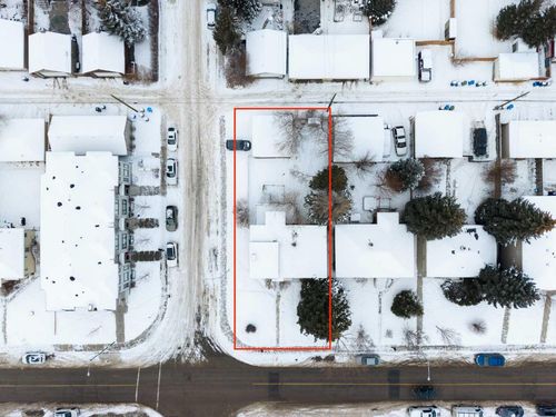 {{alt}} | Card Image