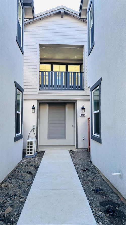 l-101-2602 Garden Farms Ave, Lathrop, CA, 95330-9813 | Card Image