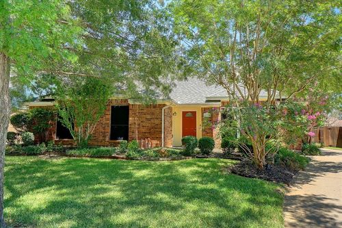 4137 Heartstone Dr, Grapevine, TX, 76051-6547 | Card Image