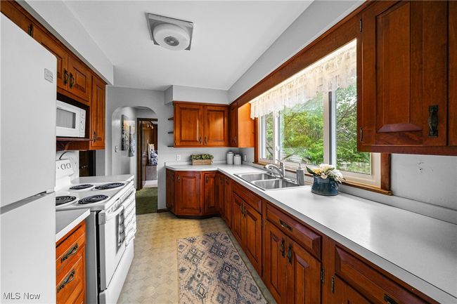 1099 E Garfield Rd, House other with 3 bedrooms, 2 bathrooms and null parking in Aurora OH | Image 13