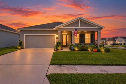 35420 Crescent Creek Dr, Zephyrhills, FL, 33541-2949 | Card Image