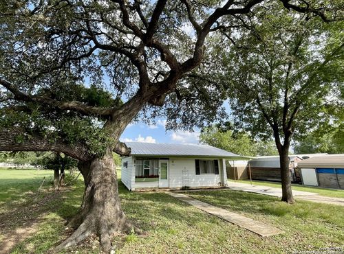 406 Hackberry St, Bandera, TX, 78003 | Card Image