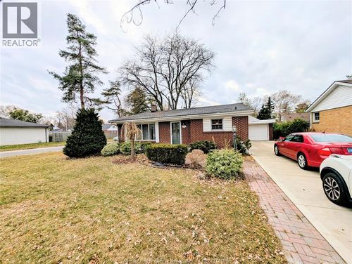 3495 Dougall Ave, Windsor, ON, N9E1S9 | Card Image