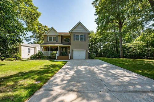 29 Bailey Ave, Babylon, NY, 11702-2008 | Card Image