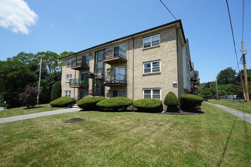 apt-27-81 High St, Amesbury, MA, 01913-1431 | Card Image