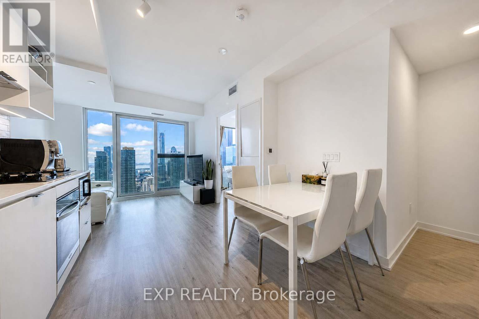 Residential in Toronto (Church-Yonge Corridor) 4