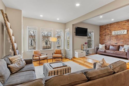 apt-2-787 E 3rd St, Boston, MA, 02127-6639 | Card Image