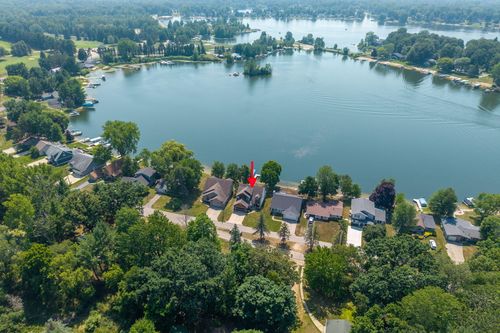 7663 Bay Mdw, Stanwood, MI, 49346-8774 | Card Image