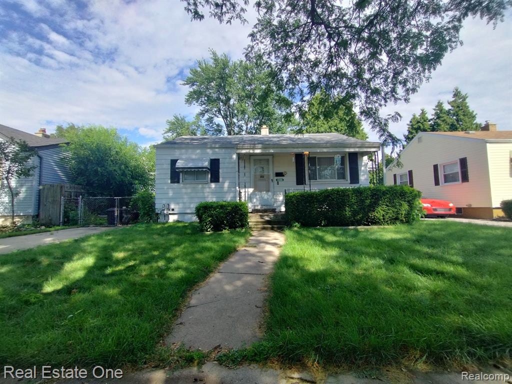 20th St, Wyandotte, MI 48192