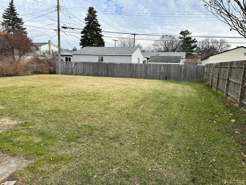 147 S Carlson St, Westland, MI, 48186-4001 | Card Image