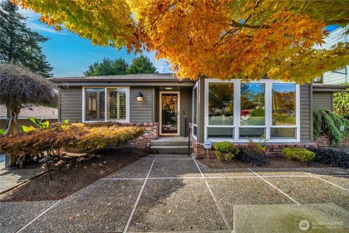 10501 39th Ave Sw, Seattle, WA, 98146-1133 | Card Image