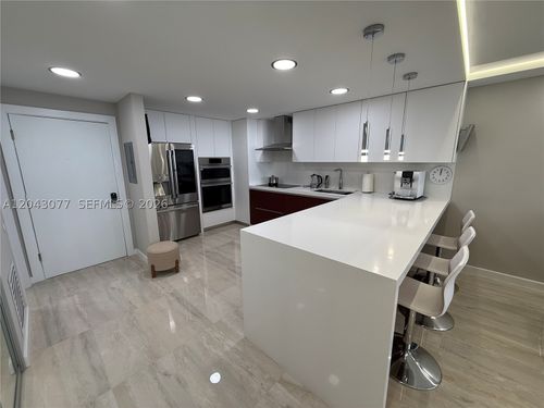 ph5-1849 S Ocean Dr, Hallandale Beach, FL, 33009-4969 | Card Image