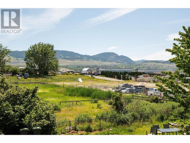 215 Arab Rd, House other with 8 bedrooms, 6 bathrooms and 5 parking in Kelowna BC | Image 15