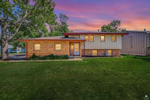 601 S Webster St, Junction City, KS, 66441-3640 | Card Image