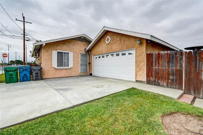 Two car garage for 14360 Merced | Image 16