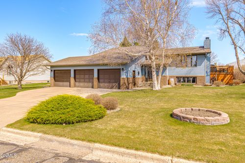 410 3rd St, Riverdale, ND, 58565-7705 | Card Image