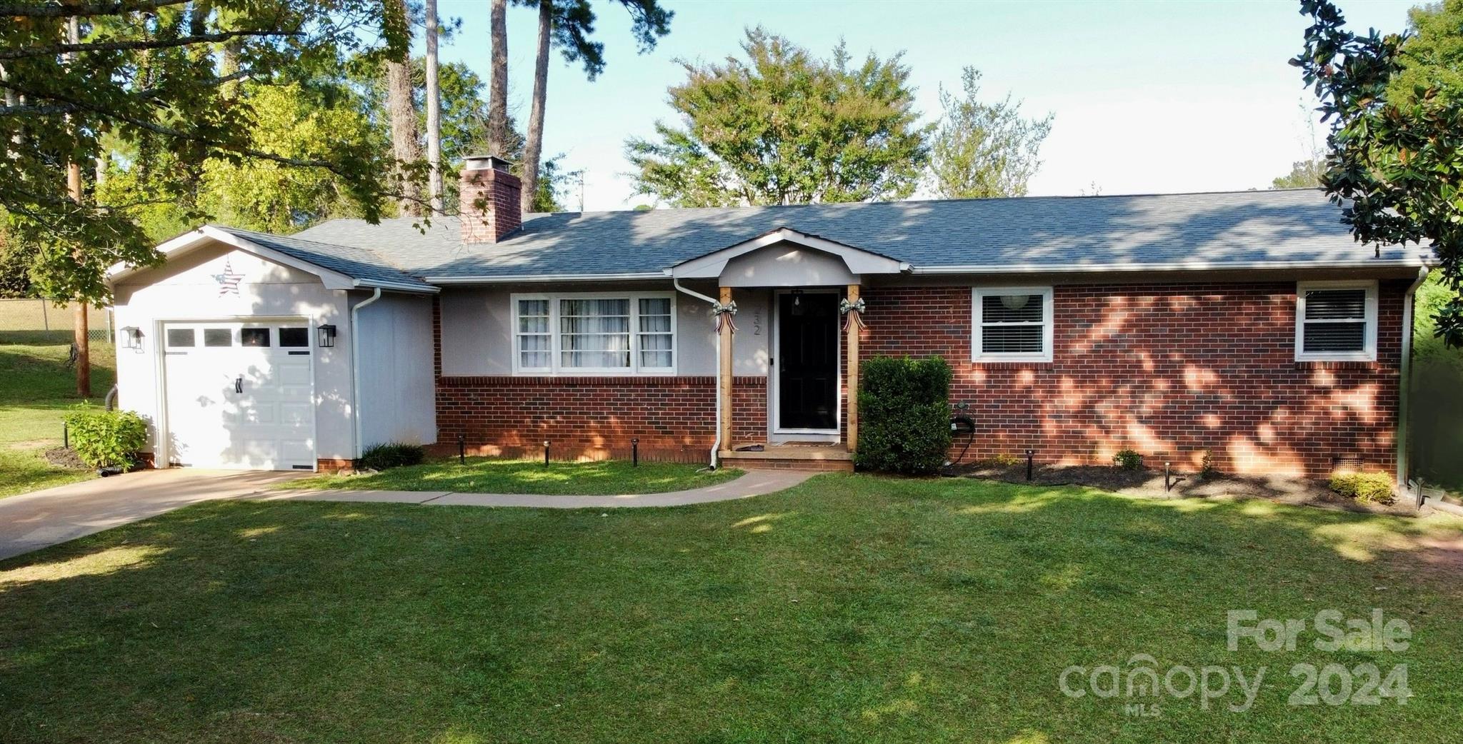 Crestview St, Rutherfordton, NC 28139