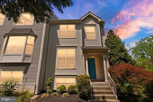 14100 Rocky Valley Dr, CENTREVILLE, VA, 20121-5011 | Card Image