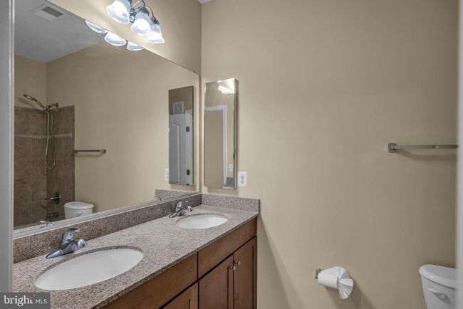 19430 Newton Pass Sq, Townhouse with 2 bedrooms, 2 bathrooms and null parking in LEESBURG VA | Image 19